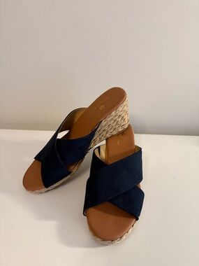 TOMMY BAHAMA STACEY WEDGE SANDALS